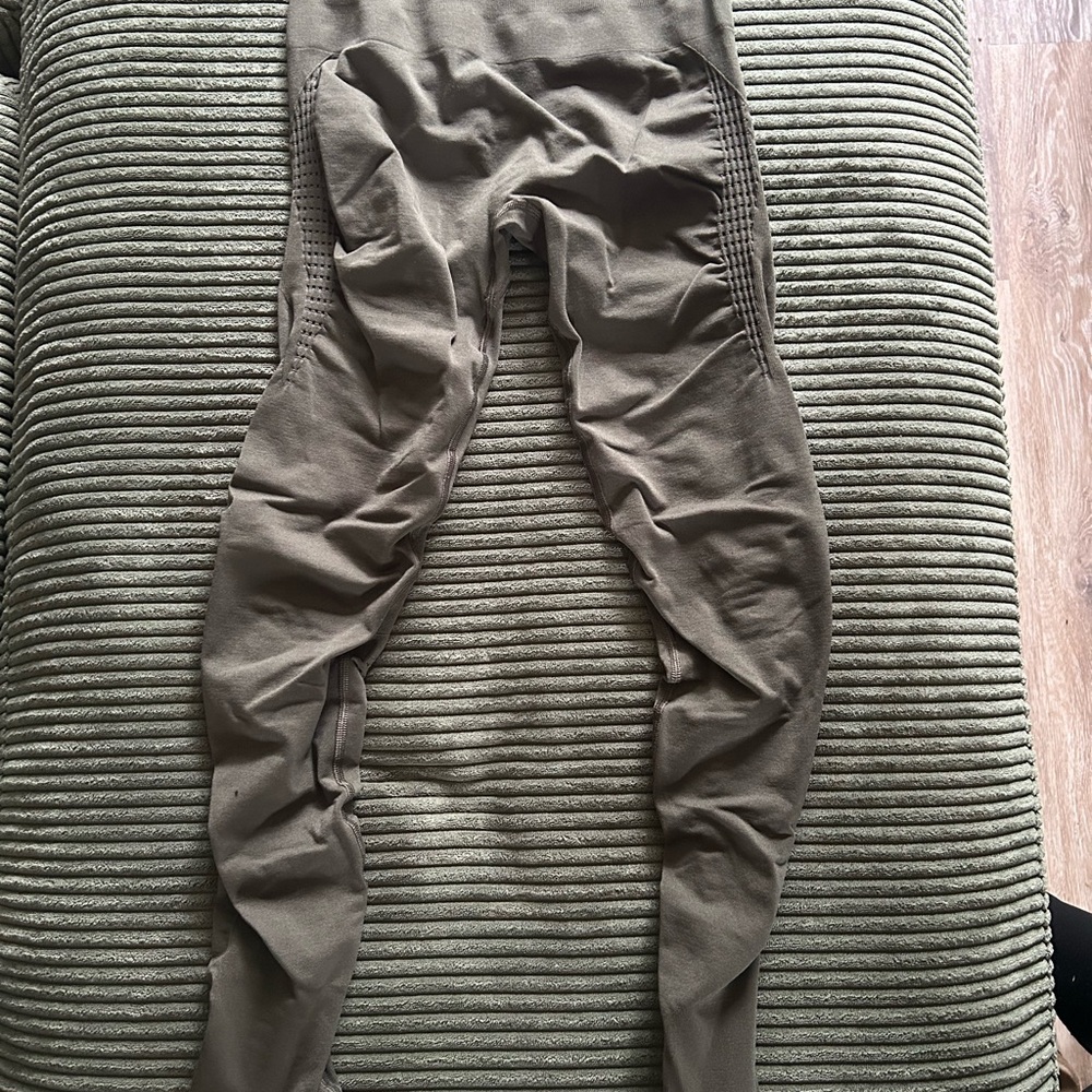 Alphalete Amplify Army Green Leggings